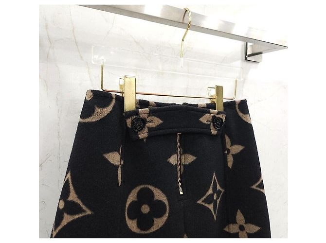 Louis Vuitton Falda Monograma Edición Limitada Negro - vista 3