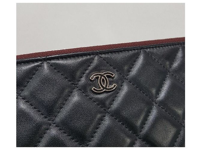Chanel Borsa a Clutch Classica in Pelle di Agnello Medium Nero - vista 3