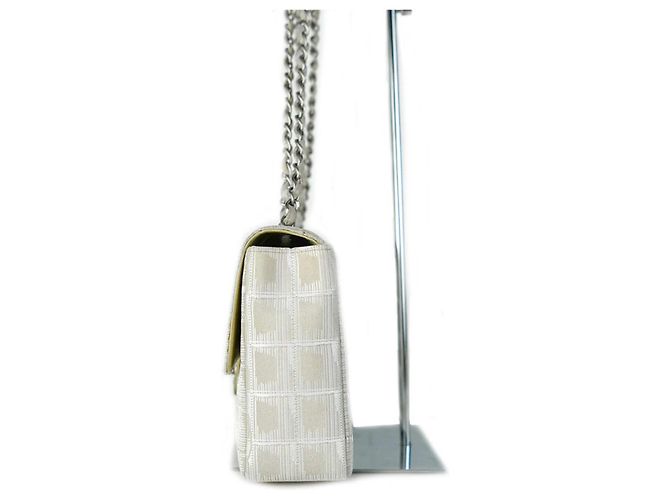 Chanel Bolso de Hombro con Solapa Travel Plata - vista 2