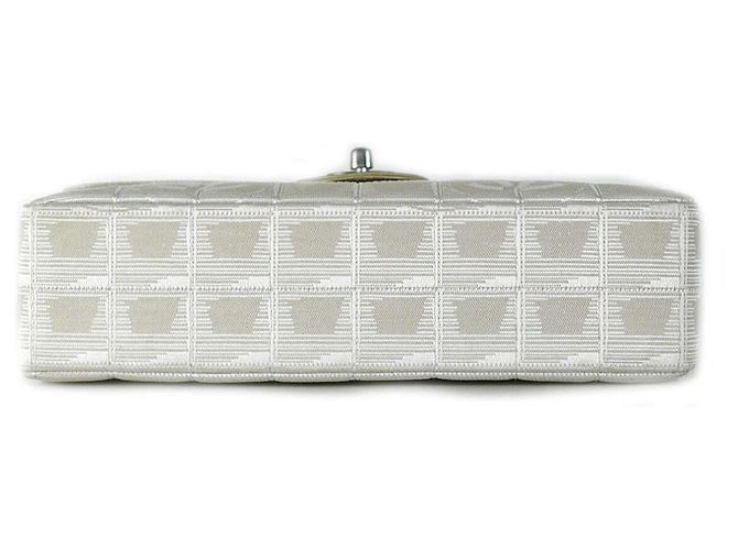 Chanel Bolso de Hombro con Solapa Travel Plata - vista 4