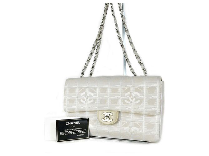 Chanel Bolso de Hombro con Solapa Travel Plata - vista 7