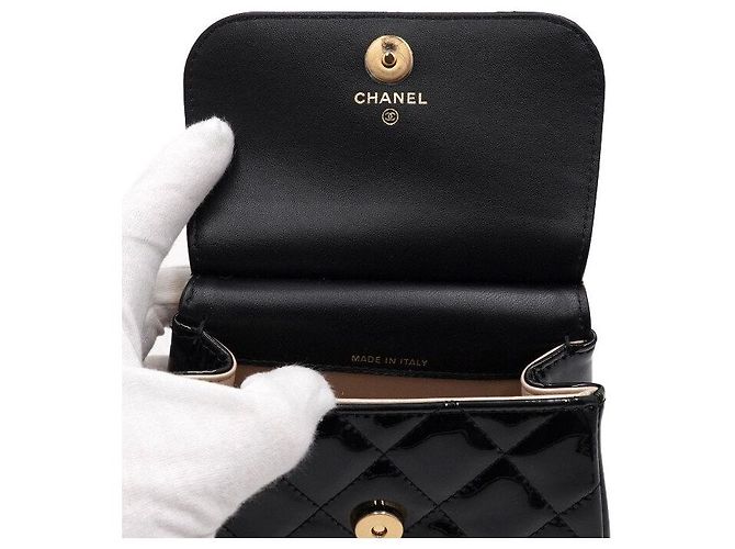 Chanel Mini Borsa a Spalla con Patta e Catena in Vernice Nero - vista 6