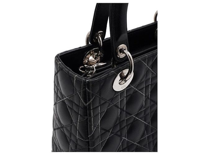 Dior Saco Tote Lady Medium Cannage Preto com Costuras Multicores e Alça de Ombro - vista 9