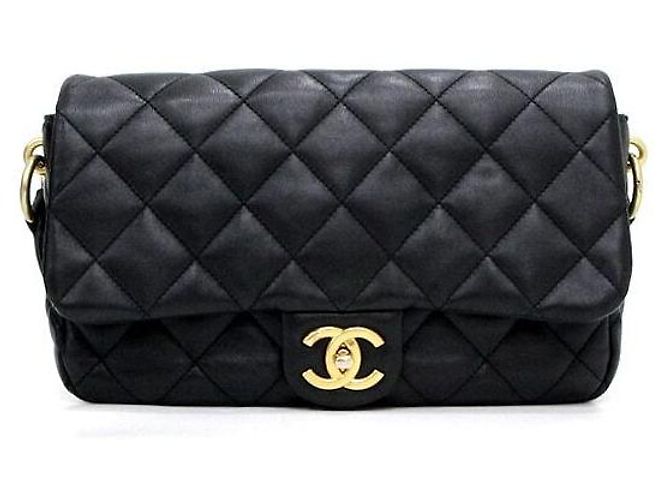 Chanel Borsa a tracolla e borsa a spalla con patta CC in pelle nera e tono oro Season Nero - vista 2