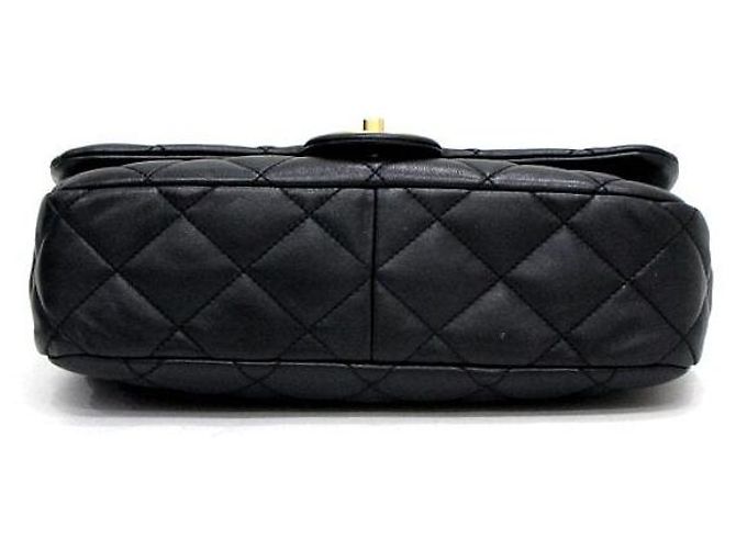 Chanel Borsa a tracolla e borsa a spalla con patta CC in pelle nera e tono oro Season Nero - vista 8