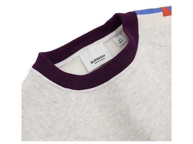 Burberry Graues Fleece-Sweatshirt mit Logo für Babys und Kinder - Ansicht 2