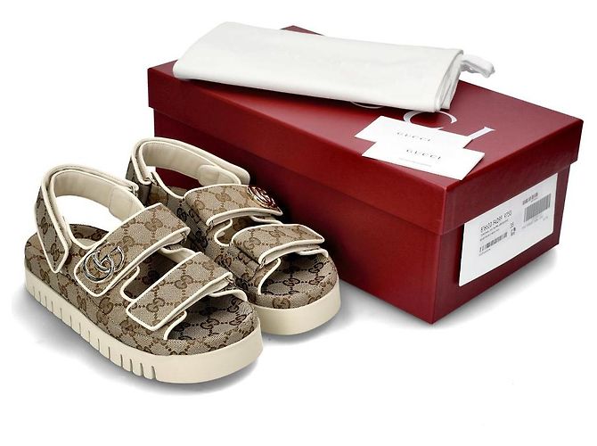 Gucci Sandali GG Supreme con cinturino in velcro - vista 16
