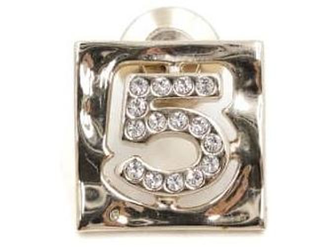 Chanel Conjunto de Broches Quadrados com Inicial em Cristal Banhado a Ouro Branco - vista 3
