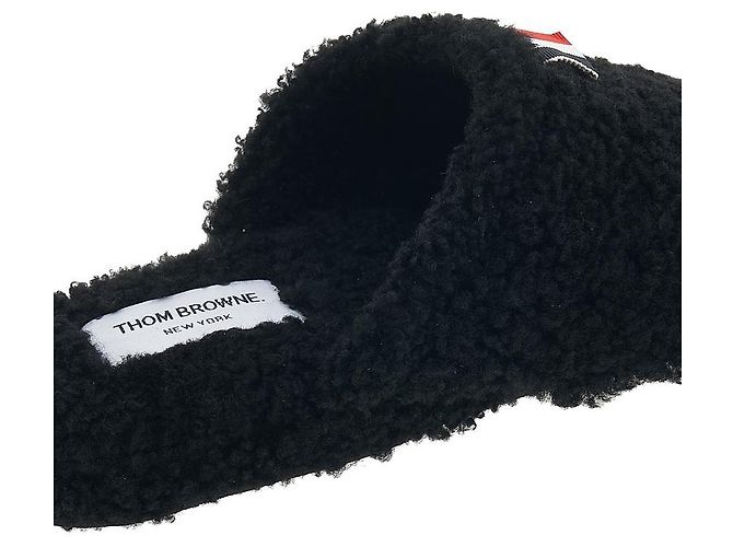Thom Browne Pantofole in shearling da uomo con etichetta logo Nero - vista 10