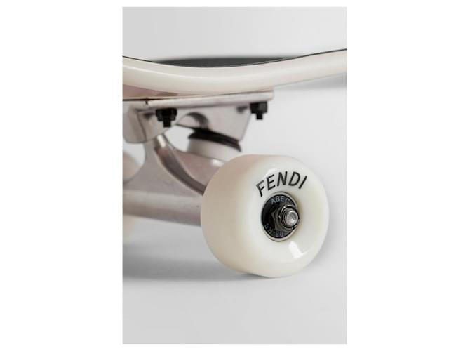 Fendi Logo Metallic Skateboard Multicolore - vista 7