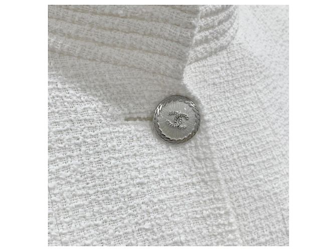 Chanel Chaqueta de Tweed con Botones Logo CC Blanco - vista 5