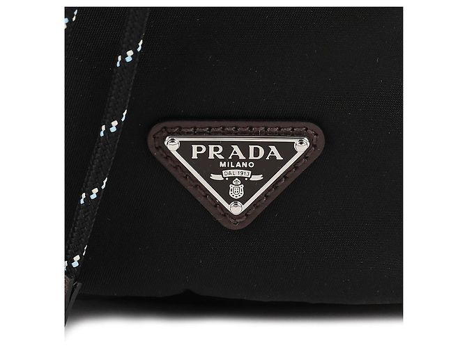 Prada Pochette en nylon recyclé à cordon de serrage Noir - vue 9