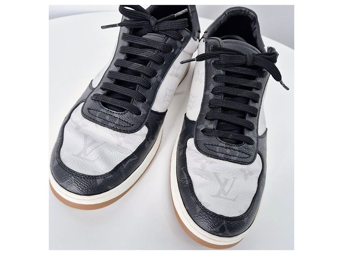 Louis Vuitton Sneakers Rivoli Monogram Argento - vista 6