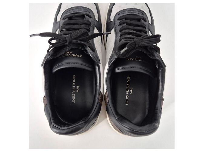 Louis Vuitton Sneakers Rivoli Monogram Argento - vista 7