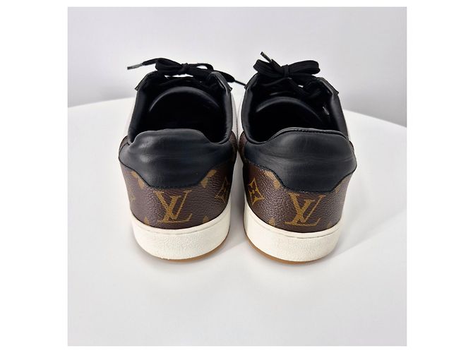 Louis Vuitton Sneakers Rivoli Monogram Argento - vista 8