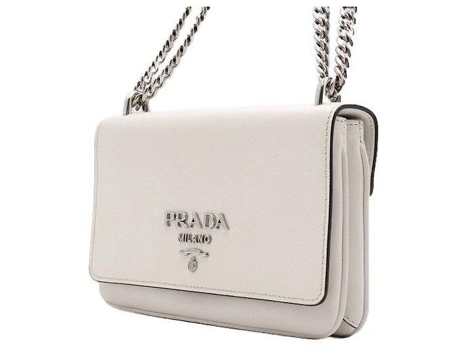 Prada Borsa a tracolla e crossbody in vitello Saffiano morbido bianco con logo argento e catena - vista 2