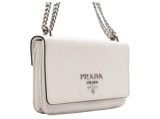 Prada Borsa a tracolla e crossbody in vitello Saffiano morbido bianco con logo argento e catena - vista 3