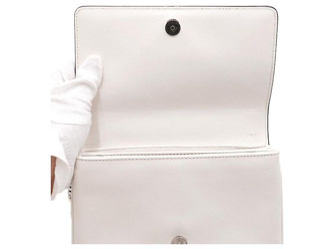 Prada Borsa a tracolla e crossbody in vitello Saffiano morbido bianco con logo argento e catena - vista 6