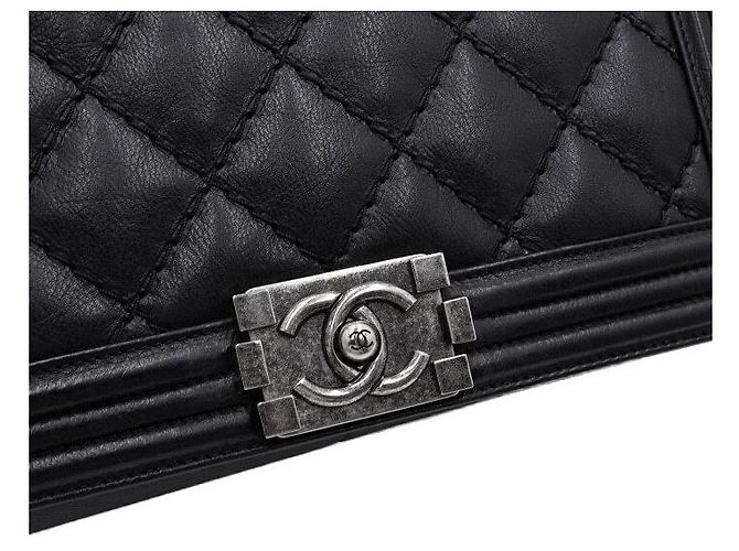 Chanel Bolsa de ombro e transversal com aba e corrente prateada Preto - vista 11