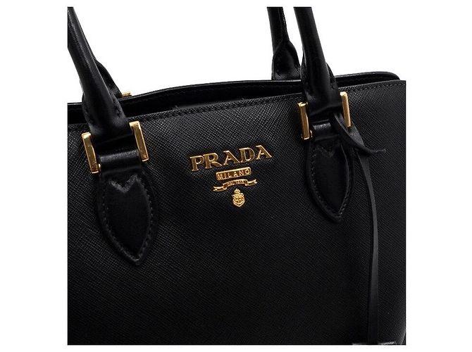 Prada Mala Tote e Mala de Ombro com Alça de Mão em Saffiano Preto e Logótipo Dourado - vista 9
