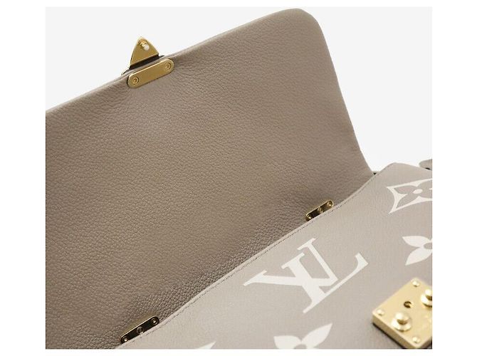 Louis Vuitton Borsa Crossbody Madeleine MM Bi-Color Monogram Empreinte Multicolore - vista 6