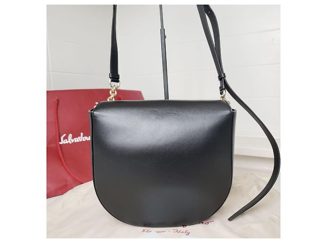 Salvatore Ferragamo Borsa a tracolla con patta Gancini Bella Nero - vista 4