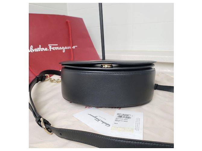 Salvatore Ferragamo Borsa a tracolla con patta Gancini Bella Nero - vista 7