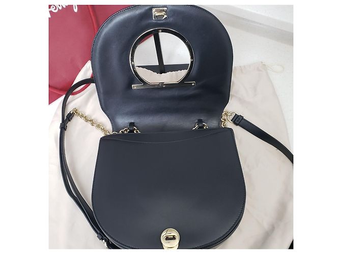 Salvatore Ferragamo Borsa a tracolla con patta Gancini Bella Nero - vista 8