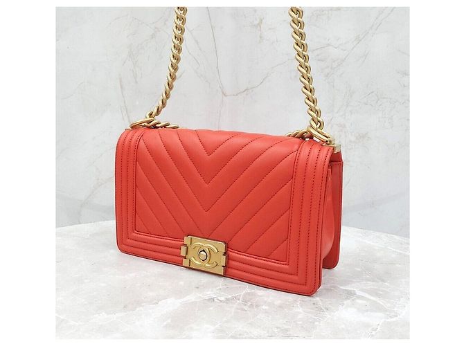 Chanel Borsa Boy Flap Chevron Medium Gold Series Rosso - vista 2
