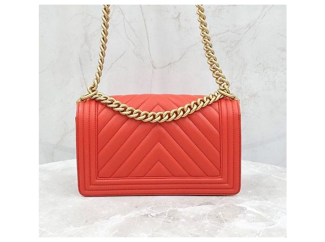 Chanel Borsa Boy Flap Chevron Medium Gold Series Rosso - vista 3