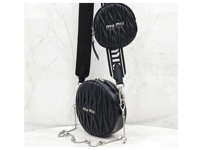 Miu Miu Borsa a tracolla multi Round Matelassé Logo Strap Nero - vista 2