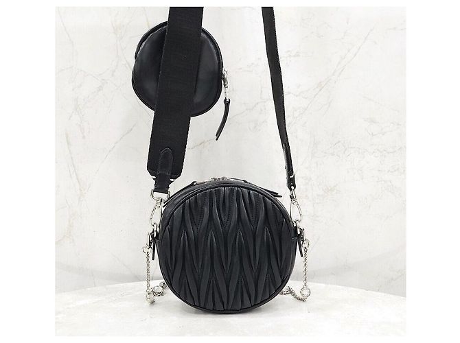 Miu Miu Borsa a tracolla multi Round Matelassé Logo Strap Nero - vista 3