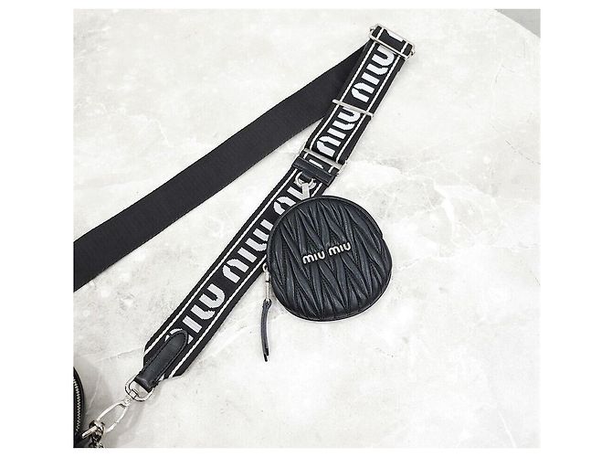 Miu Miu Borsa a tracolla multi Round Matelassé Logo Strap Nero - vista 4
