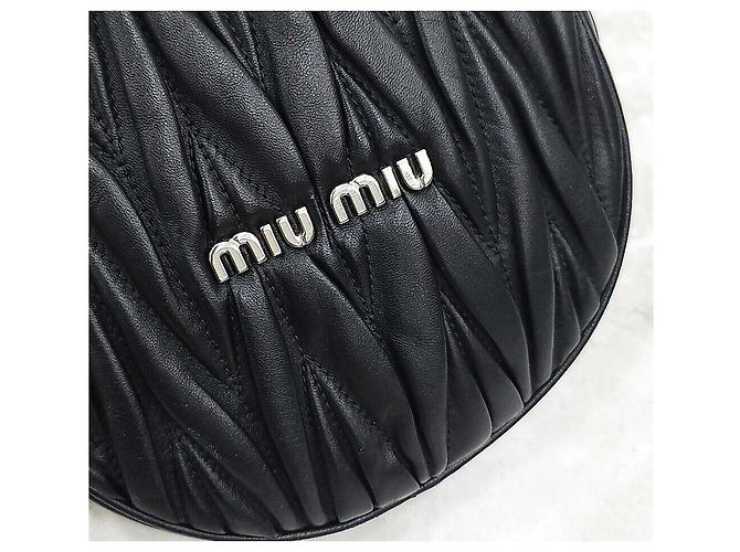 Miu Miu Borsa a tracolla multi Round Matelassé Logo Strap Nero - vista 5