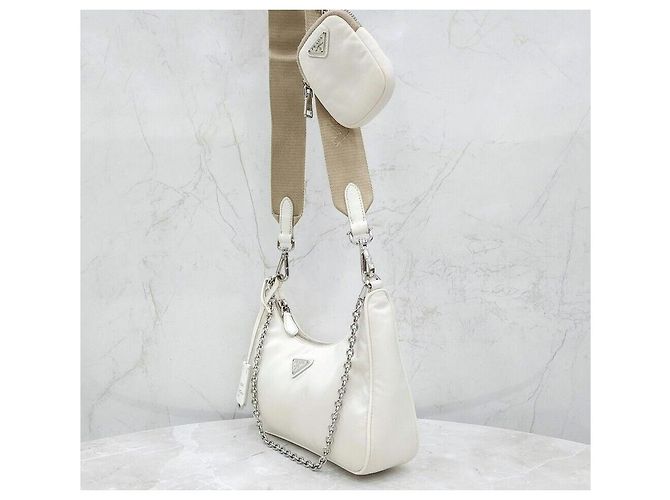 Prada Borsa a tracolla Re-Edition in Re-Nylon bianca Argento - vista 2