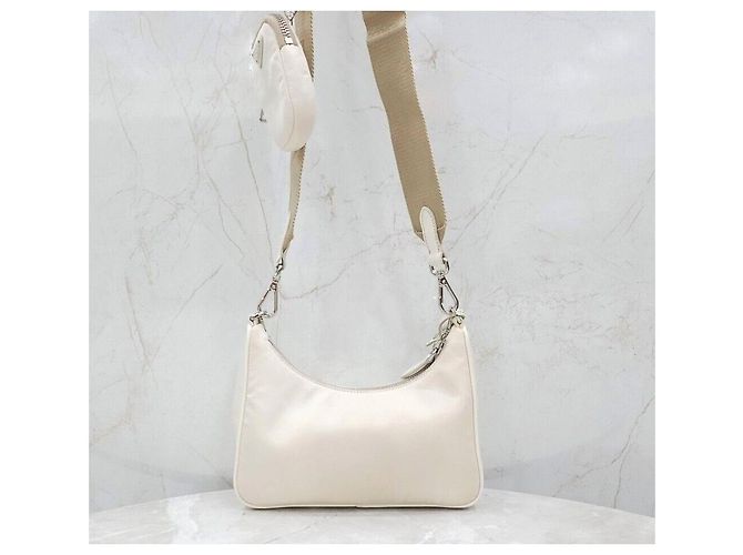 Prada Borsa a tracolla Re-Edition in Re-Nylon bianca Argento - vista 3