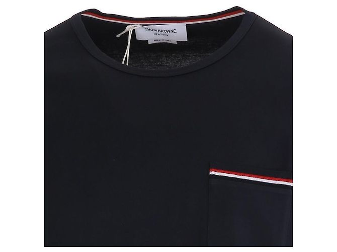 Thom Browne Three Stripes Kurzarm-T-Shirt mit Tasche in Navy - Ansicht 4