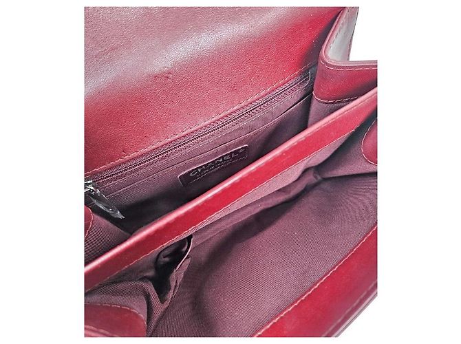 Chanel Borsa a tracolla in pelle bordeaux con patta e catena - vista 11