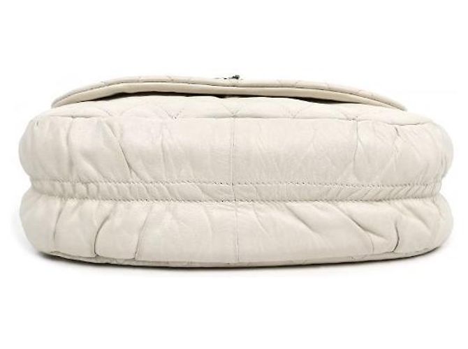 Chanel Borsa a tracolla bianca matelassé con patta e catena Bianco - vista 4