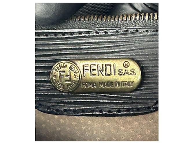 Fendi Borsa a tracolla con patta Juka nera Nero - vista 10