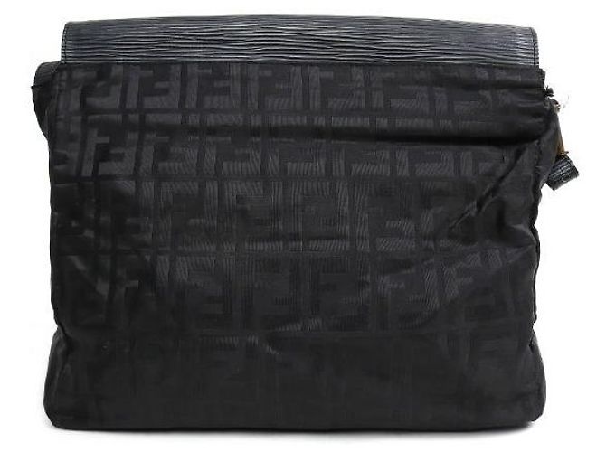 Fendi Borsa a tracolla con patta Juka nera Nero - vista 3