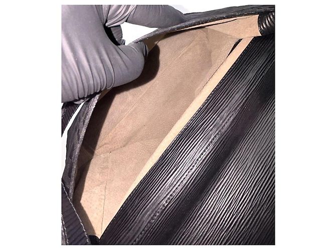 Fendi Borsa a tracolla con patta Juka nera Nero - vista 9