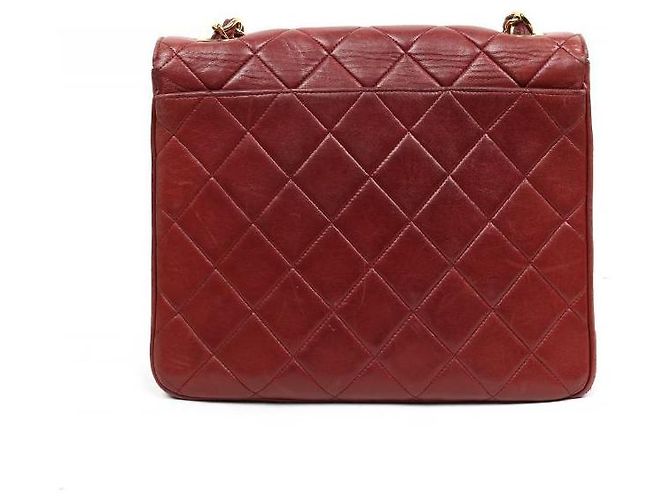 Chanel Bolsa de ombro de pele de cordeiro acolchoada com aba e corrente vermelha Vermelho - vista 3