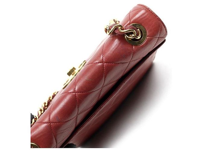 Chanel Bolsa de ombro de pele de cordeiro acolchoada com aba e corrente vermelha Vermelho - vista 7