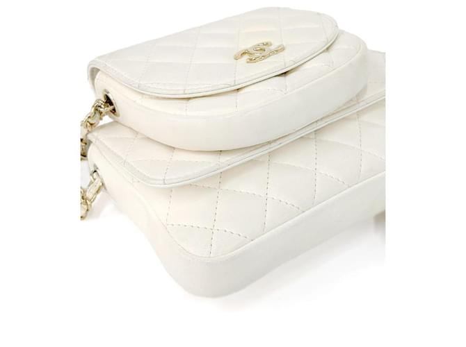 Chanel Borsa a tracolla bianca con patta e catena Bianco - vista 10