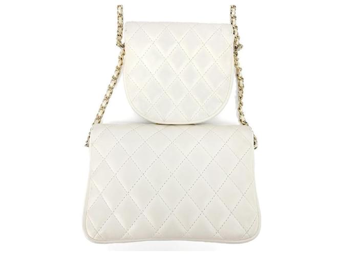 Chanel Borsa a tracolla bianca con patta e catena Bianco - vista 11