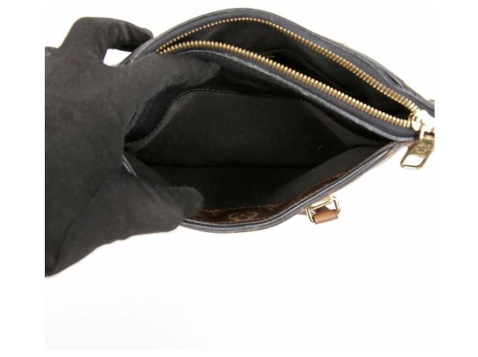 Louis Vuitton Borsa a spalla Pallas BB Nero - vista 17