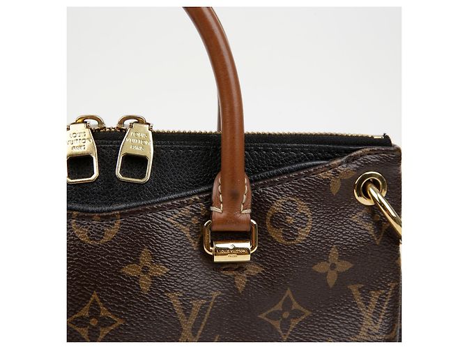 Louis Vuitton Borsa a spalla Pallas BB Nero - vista 4