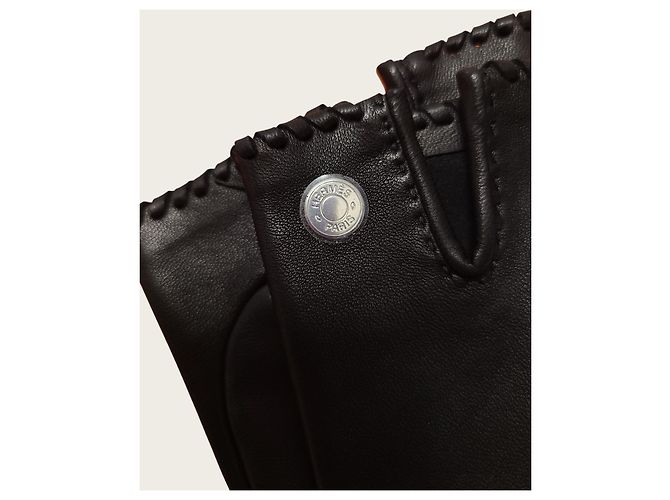 Hermès Schwarze Lederhandschuhe mit Herz für Damen - Ansicht 4