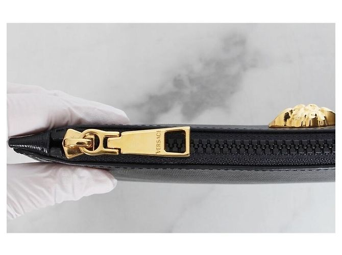 Versace Pochette noire et dorée - vue 4